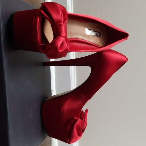 Red heels - Picture 2 of 4